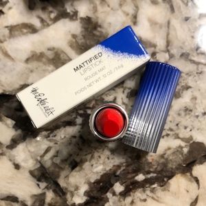 Estée Lauder mattified lipstick - 10 Killin it